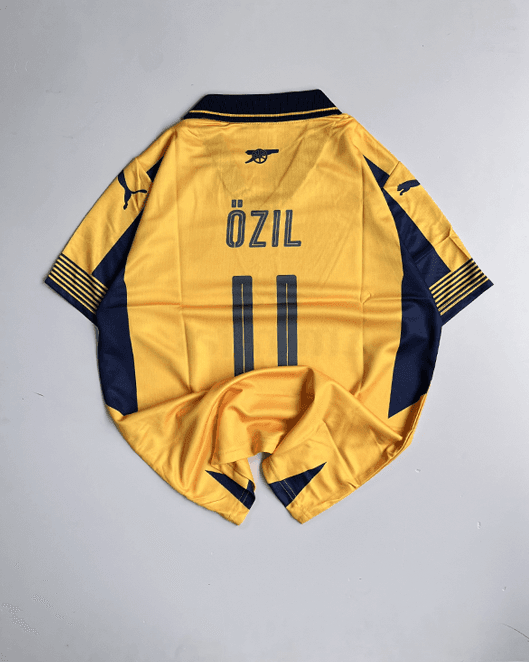 Ozil Arsenal away Retro 2016/17