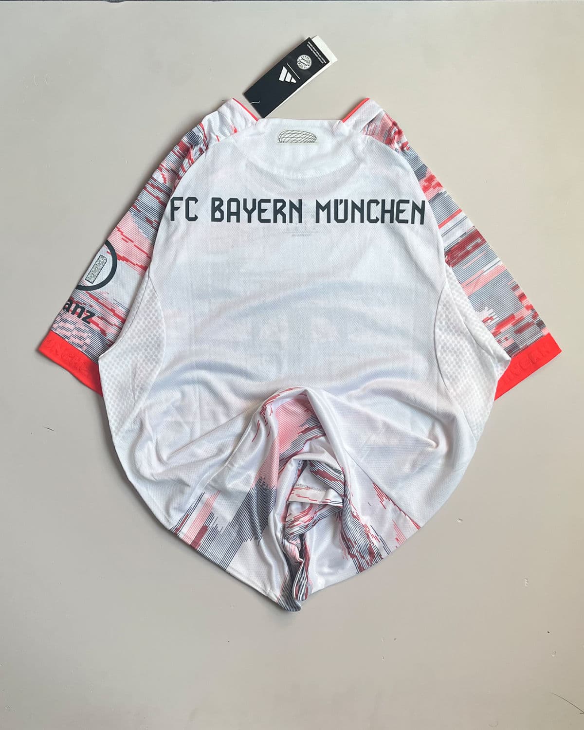 Thumbnail 4 of Bayern Munich away 25/26