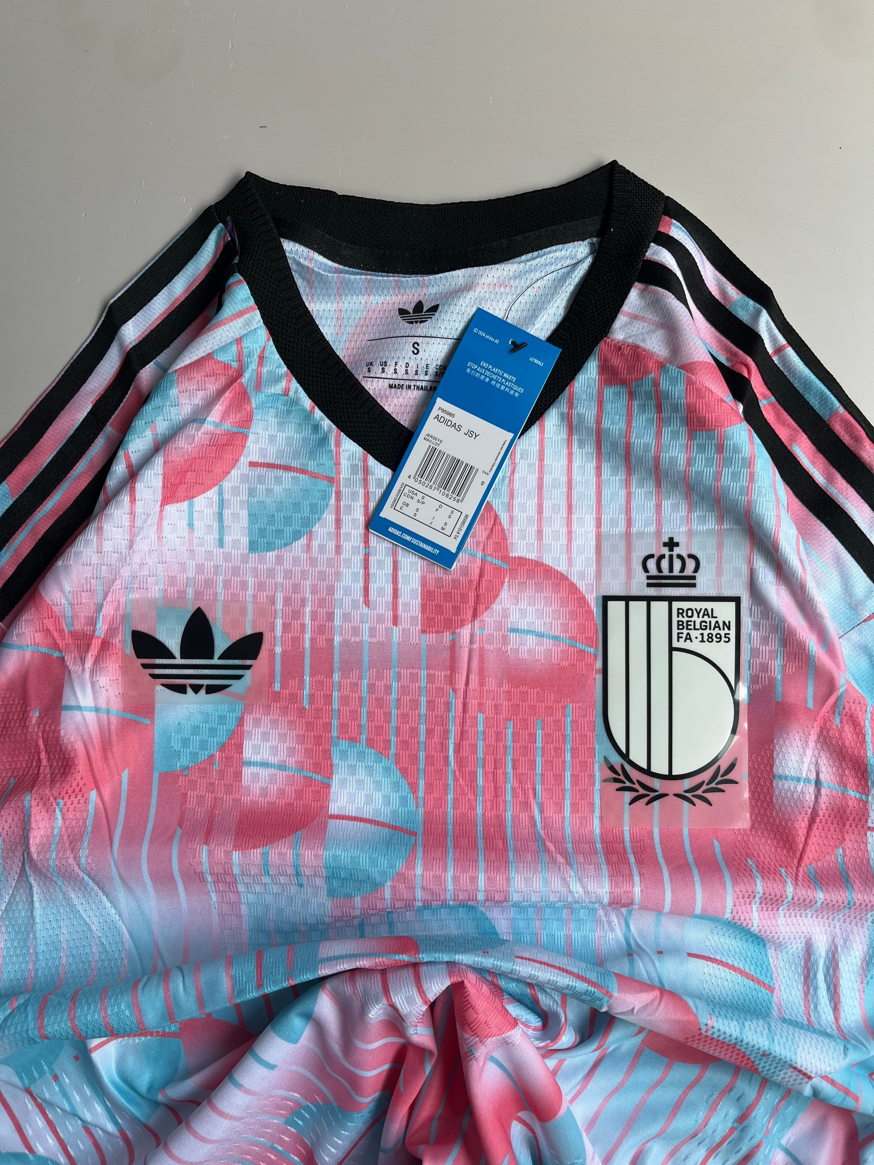 Thumbnail 3 of Belgium Away 2026 WC