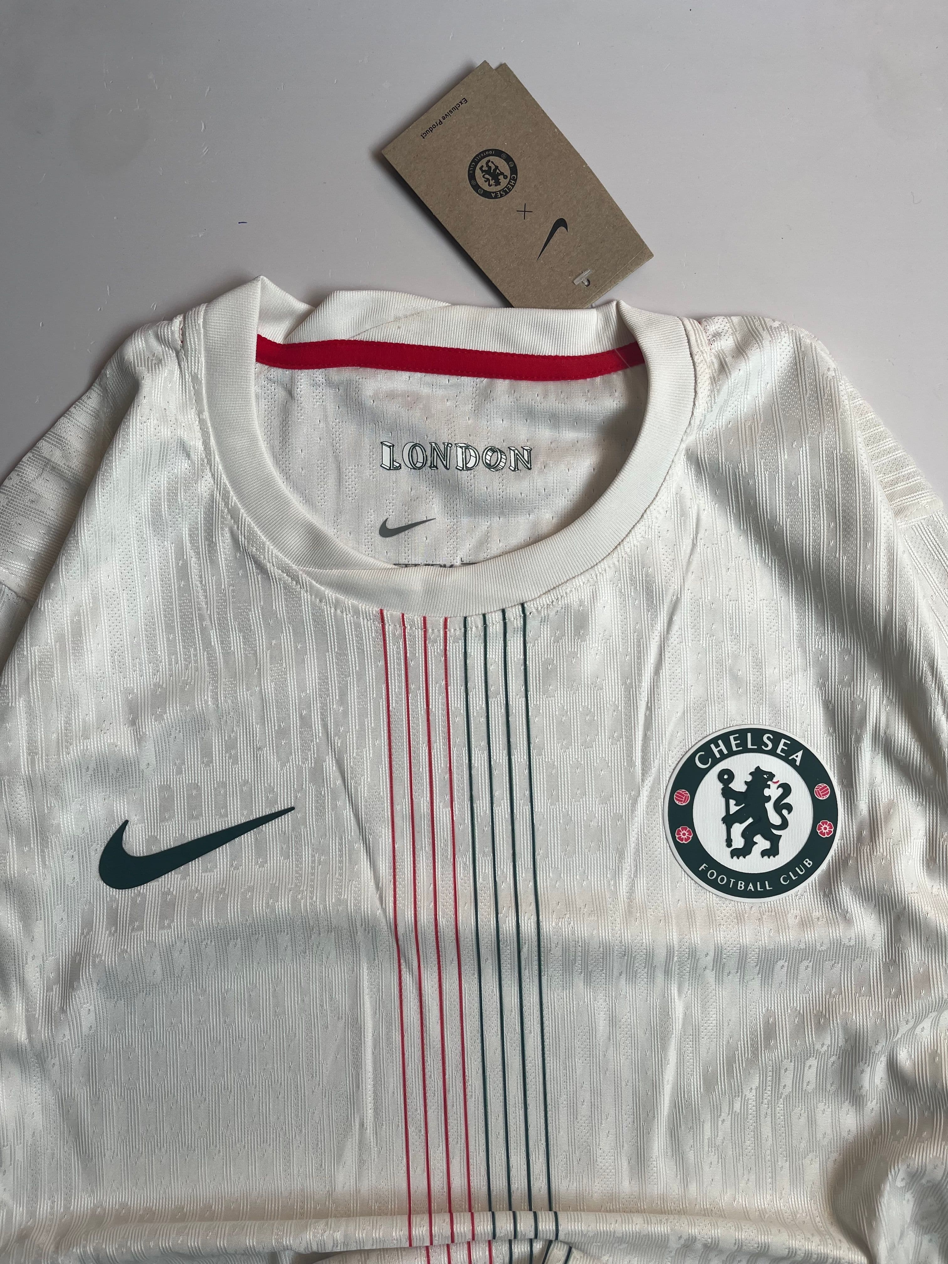 Thumbnail 3 of Chelsea away 25/26