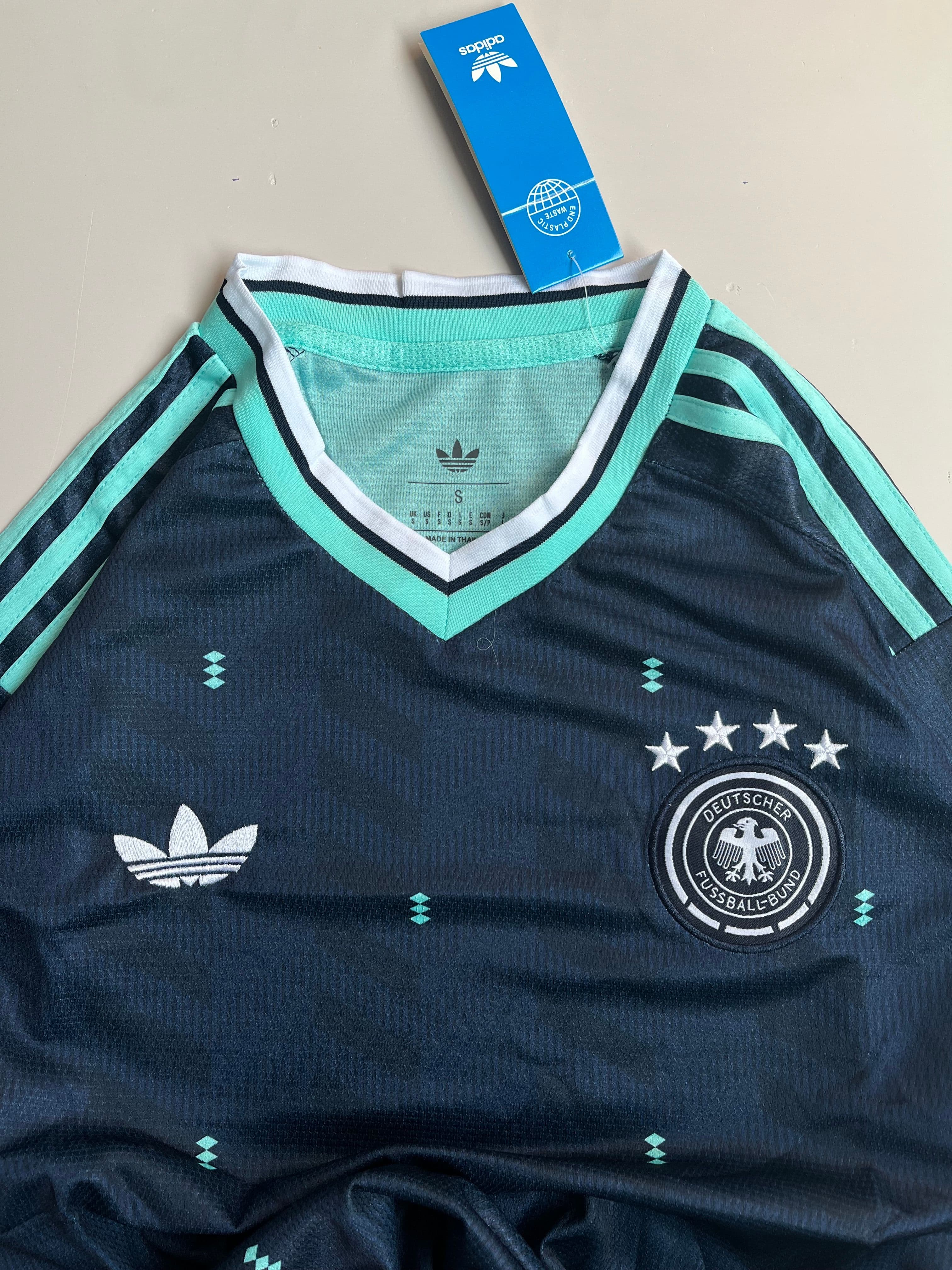 Thumbnail 3 of Germany away 2026 WC set