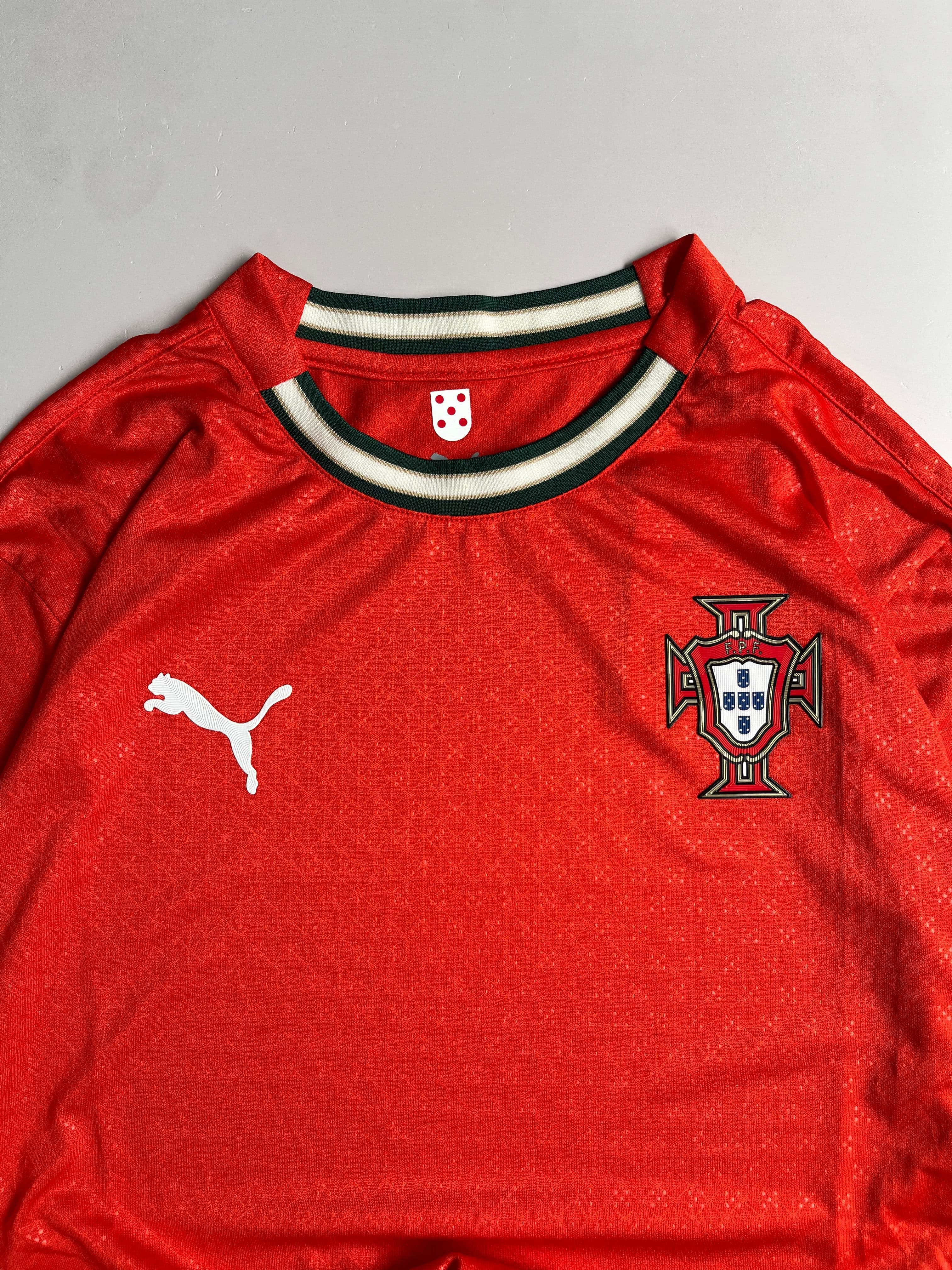 Thumbnail 4 of Portugal 25/26 Home