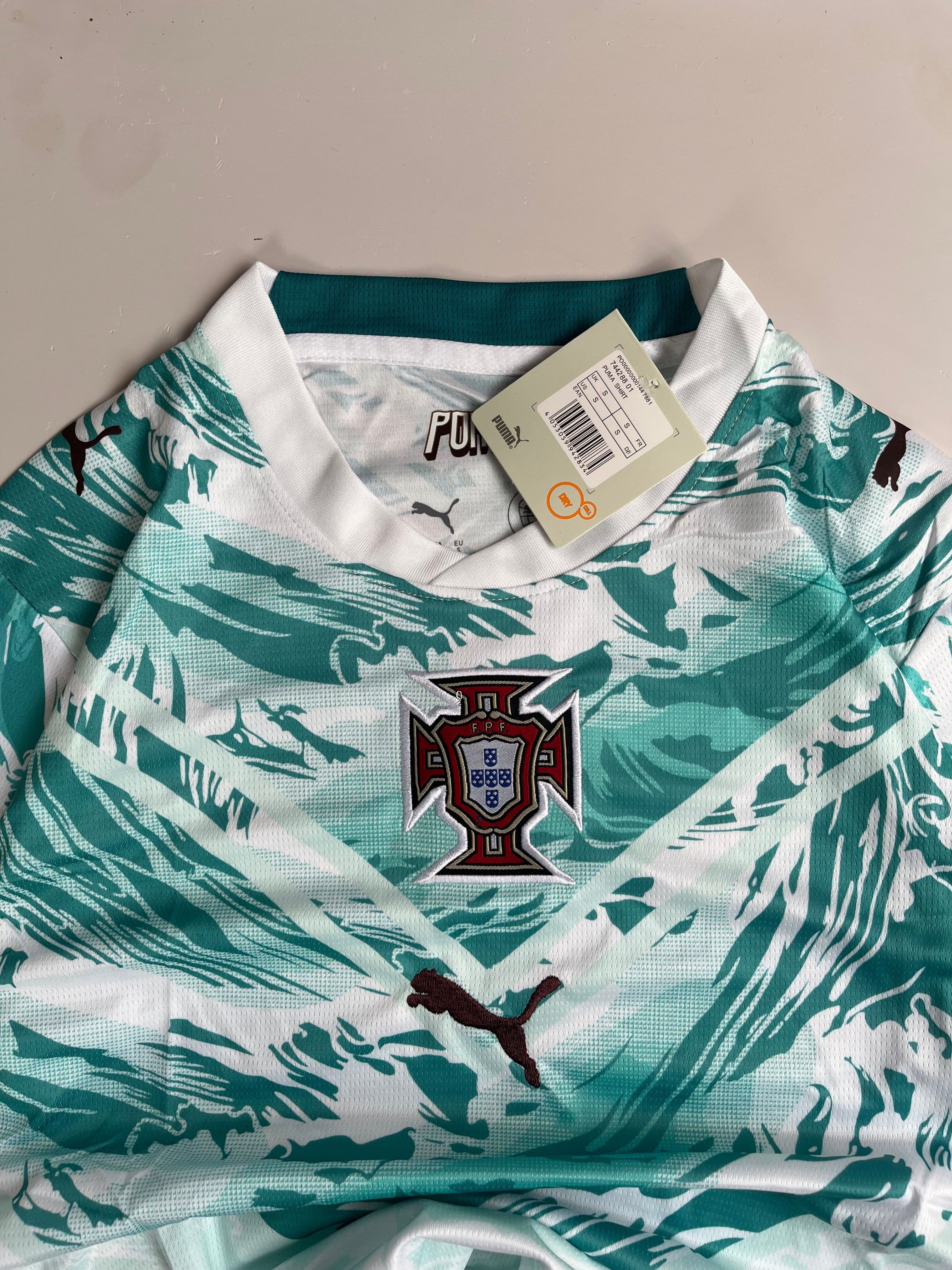 Thumbnail 3 of Portugal Away 2026 WC