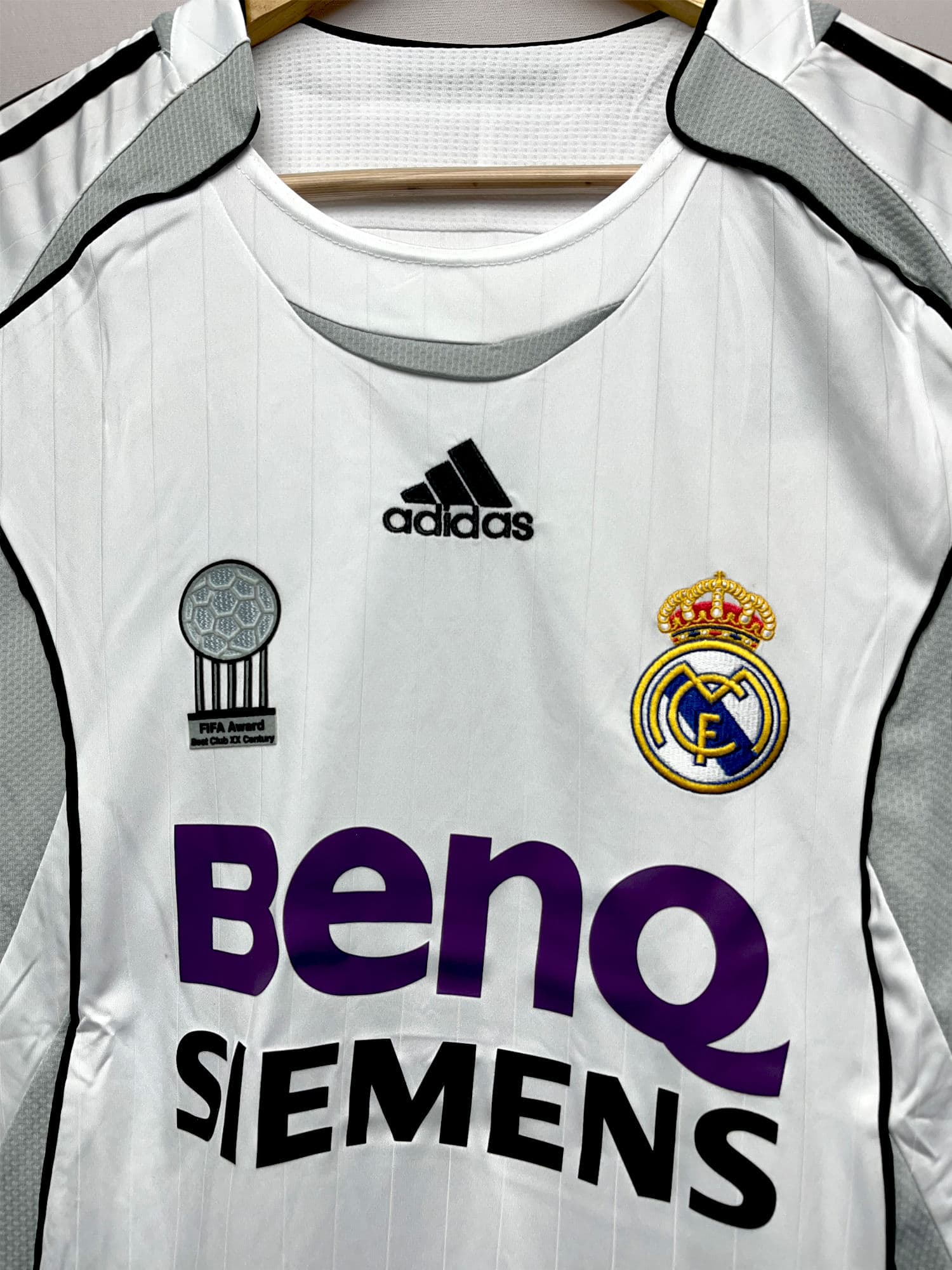 Thumbnail 2 of Real Madrid Home 2006/07 